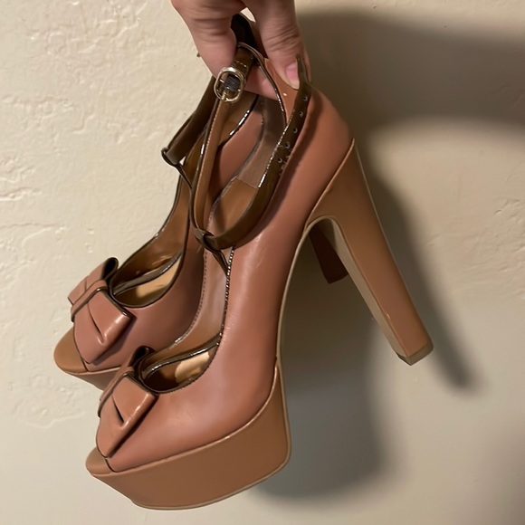 Jessica Simpson Heels - Picture 2 of 11